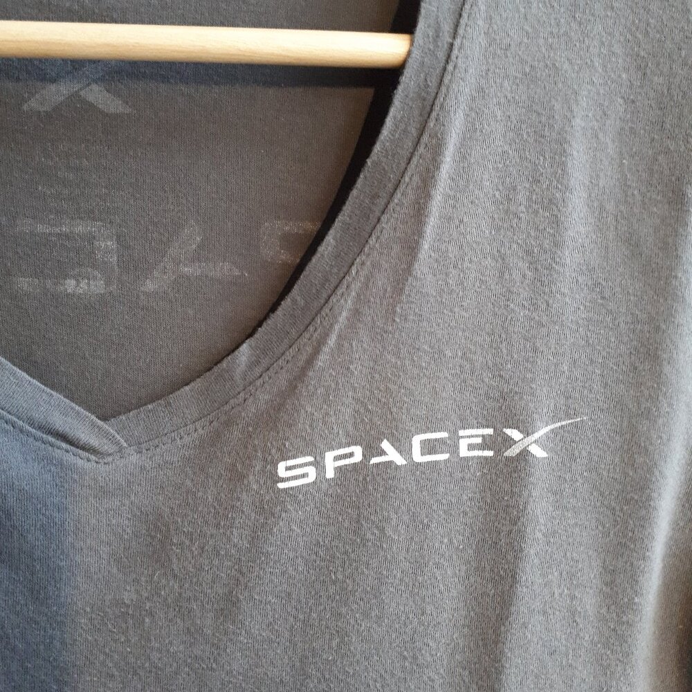 SPACEX Official Merch V-Neck Logo T-shirt in Space Gray - Picture 3 of 6